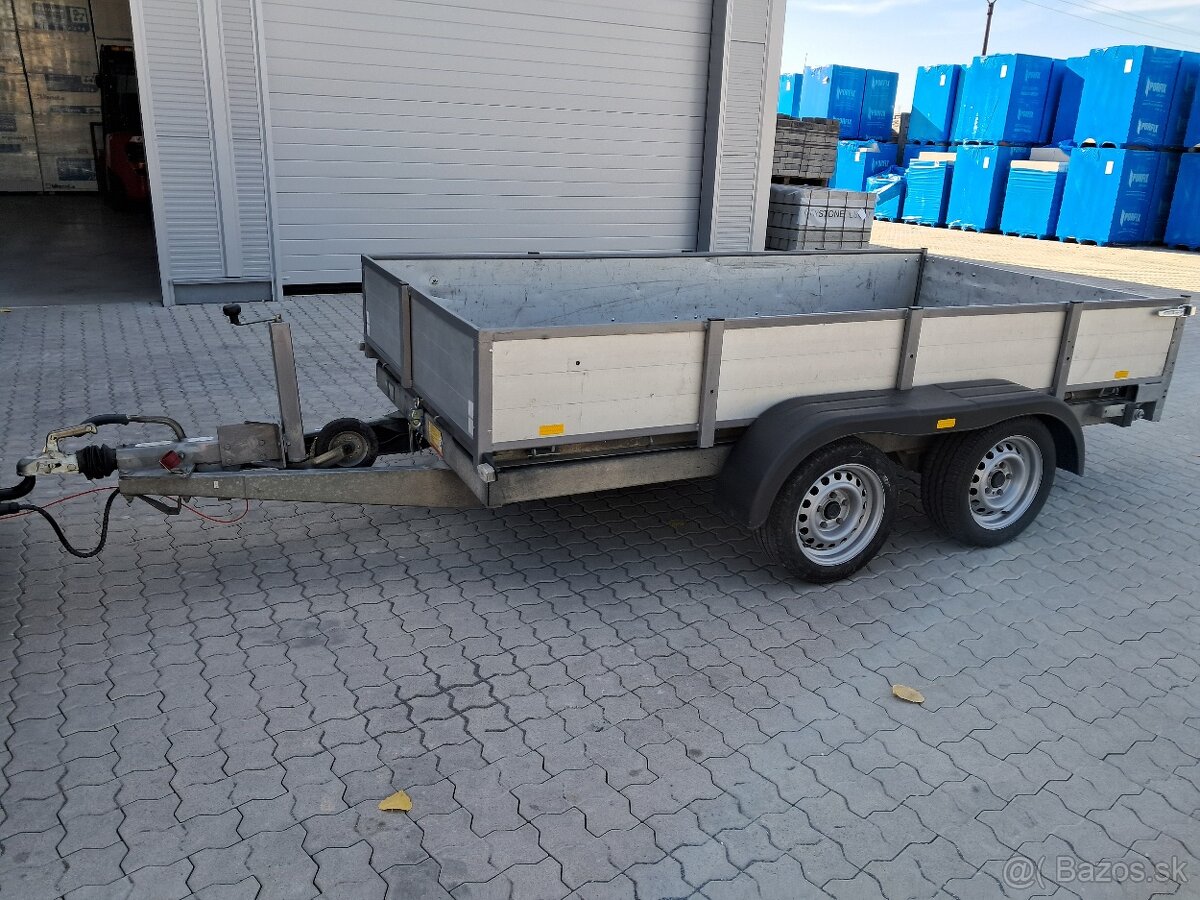 Prívesný vozik sklapač