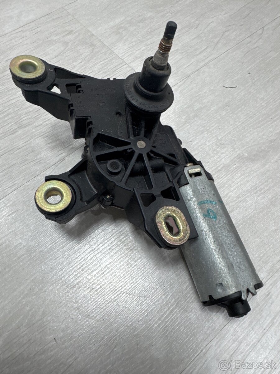 Motorcek stieraca audi