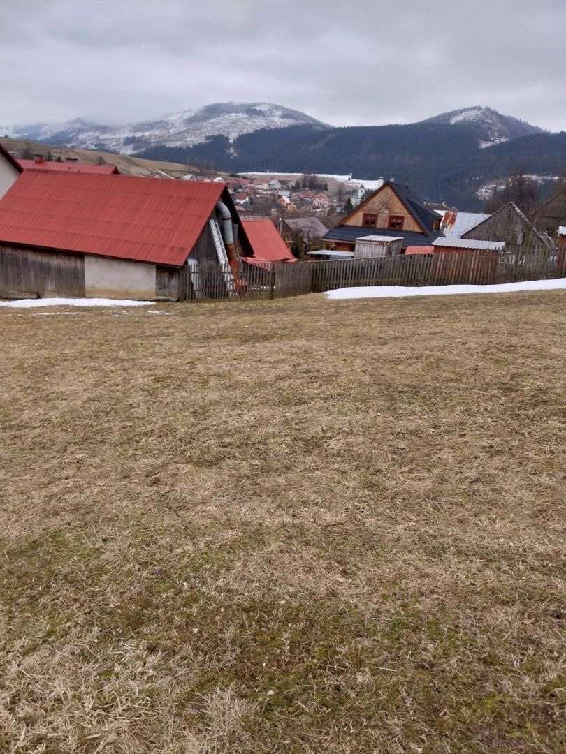 Veľký pozemok na stavbu RD 15km od Dolného Kubína. ID P003BD