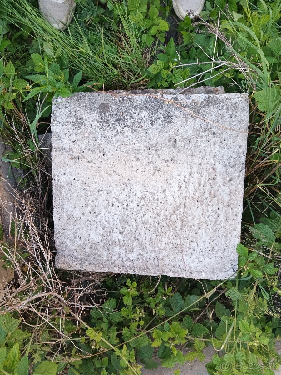 Betónové kocky 50x50x10