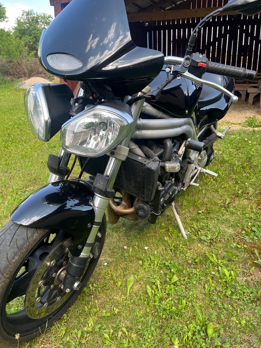 Triumph,(Suzuki,Honda,Kawasaki,Yamaha)
