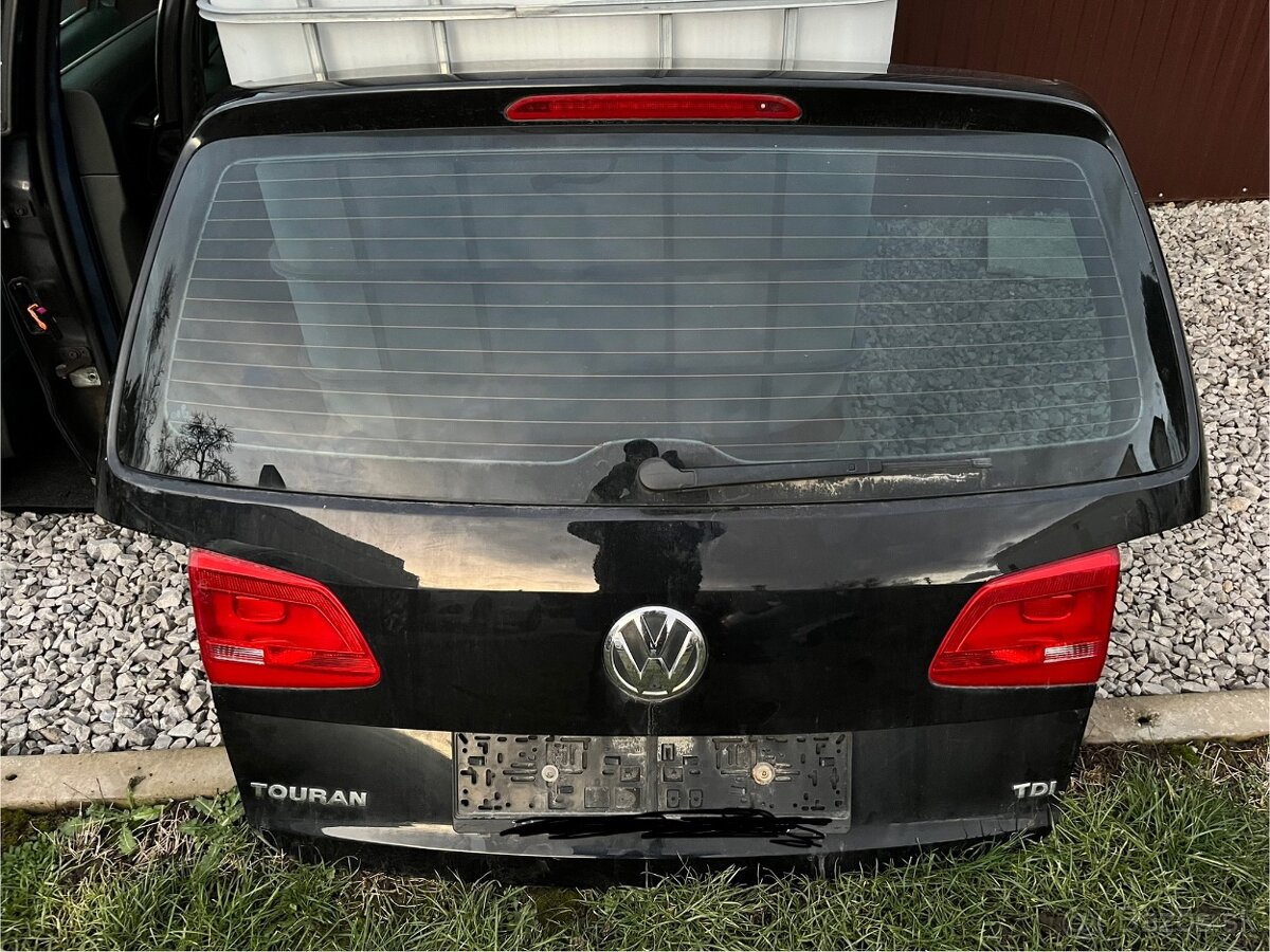 Vw touran 1T3 zadný kufor čierna met.