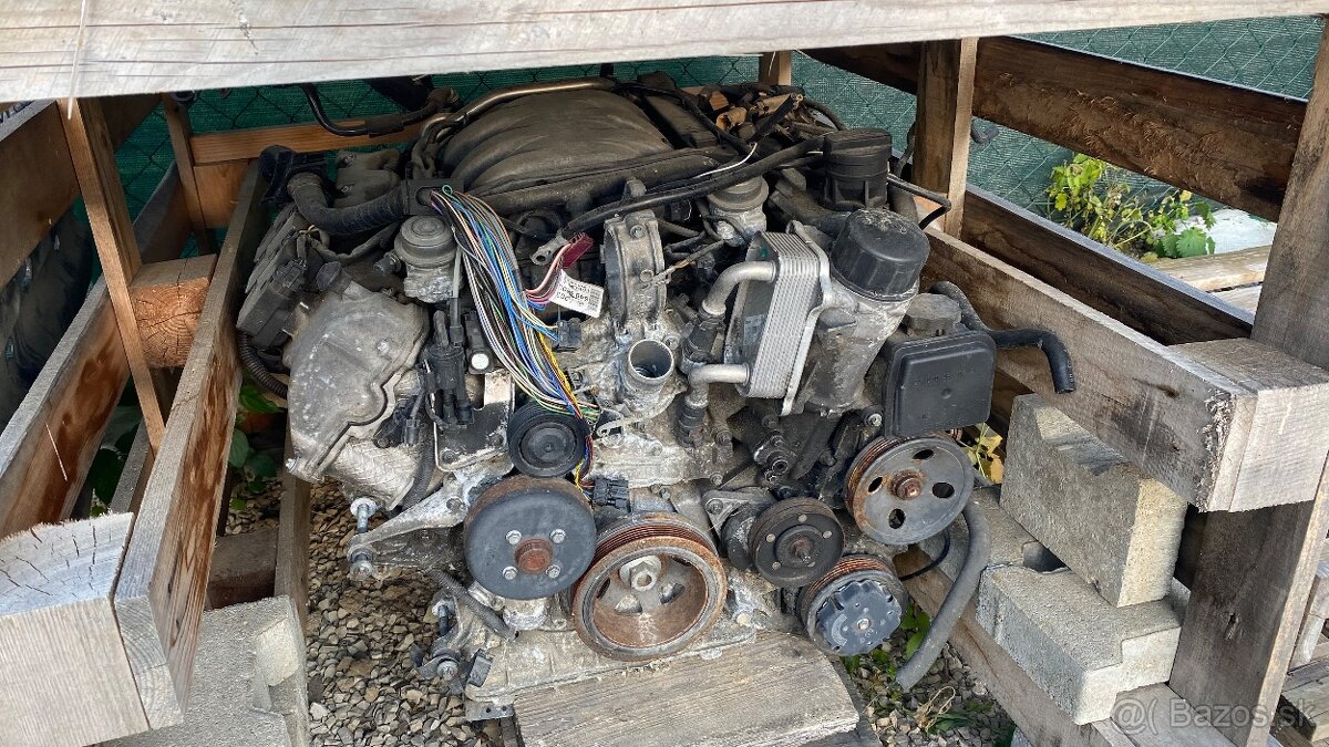 Motor Mercedes M112