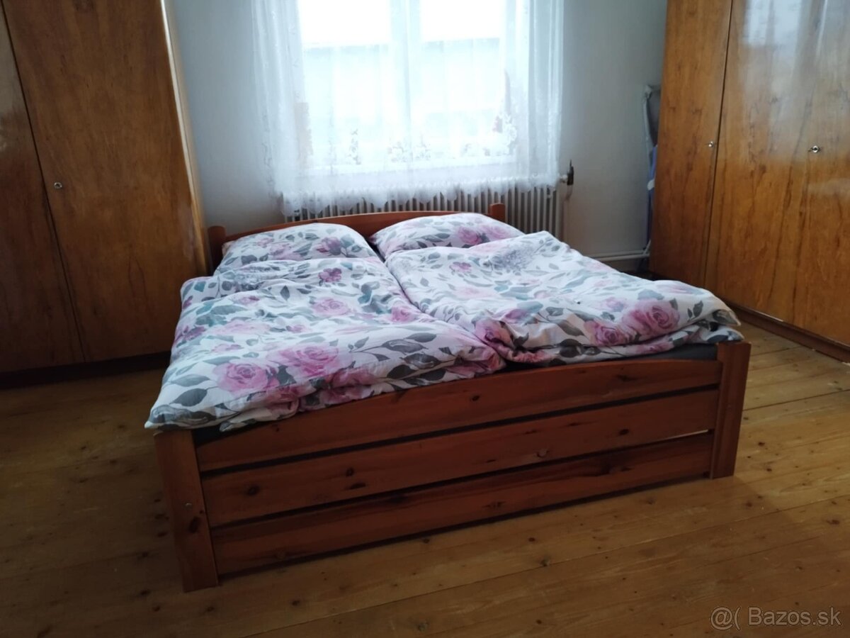 Drevená Manželská posteľ