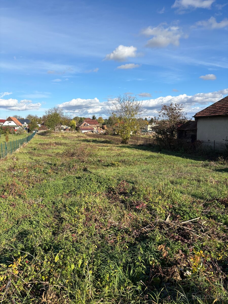 Pozemok na výstavbu RD 1949m2
