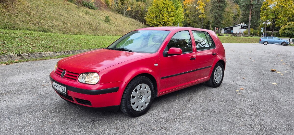 VW Golf 1,6 benzín 77 kw