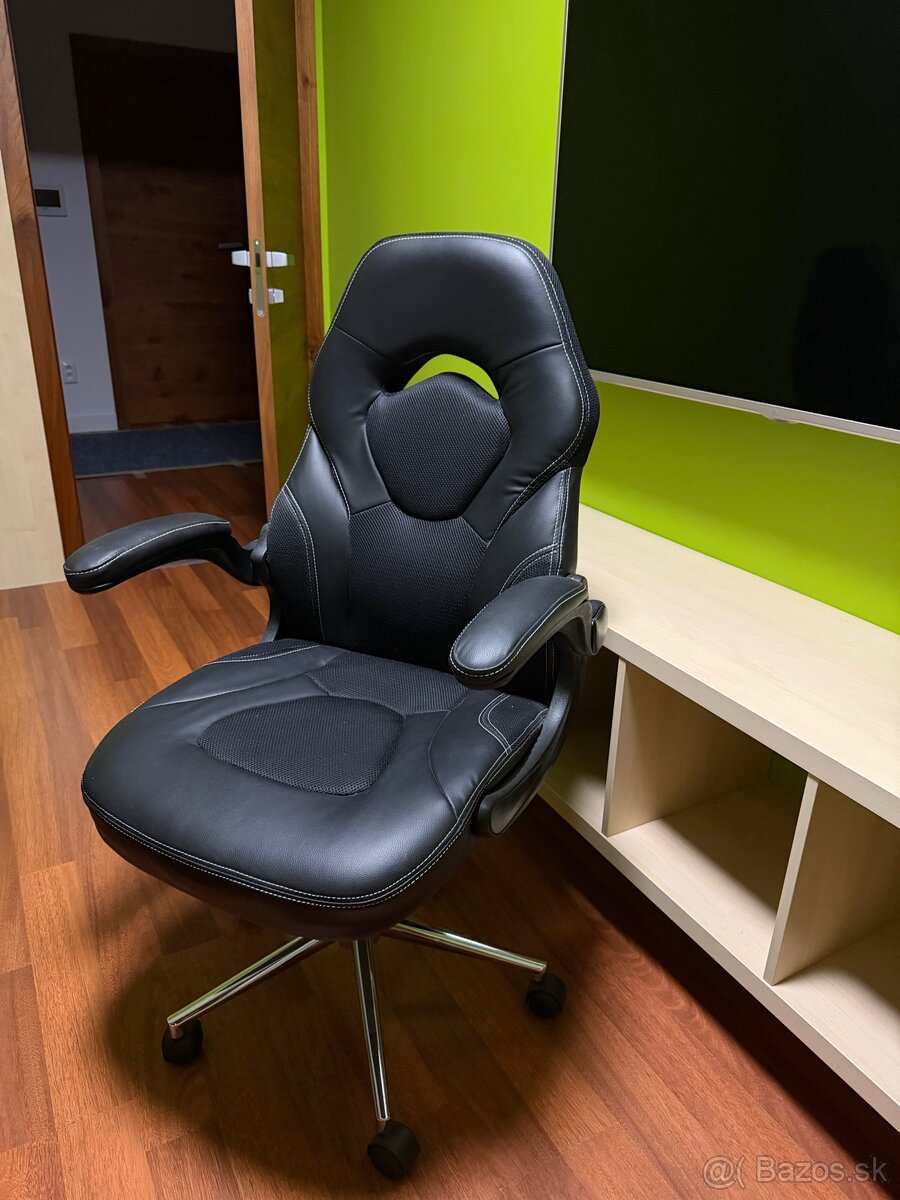 Kancelárska stolička Mike ergonomického tvaru