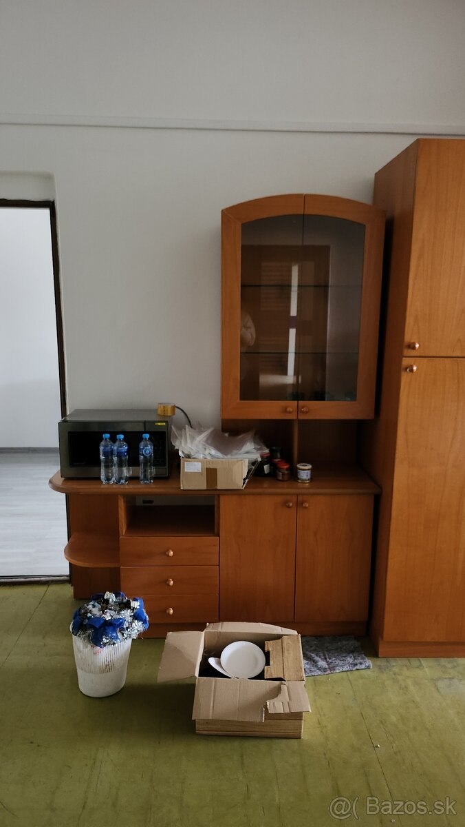 Nábytok do kuchynky, chodby alebo kancelárie