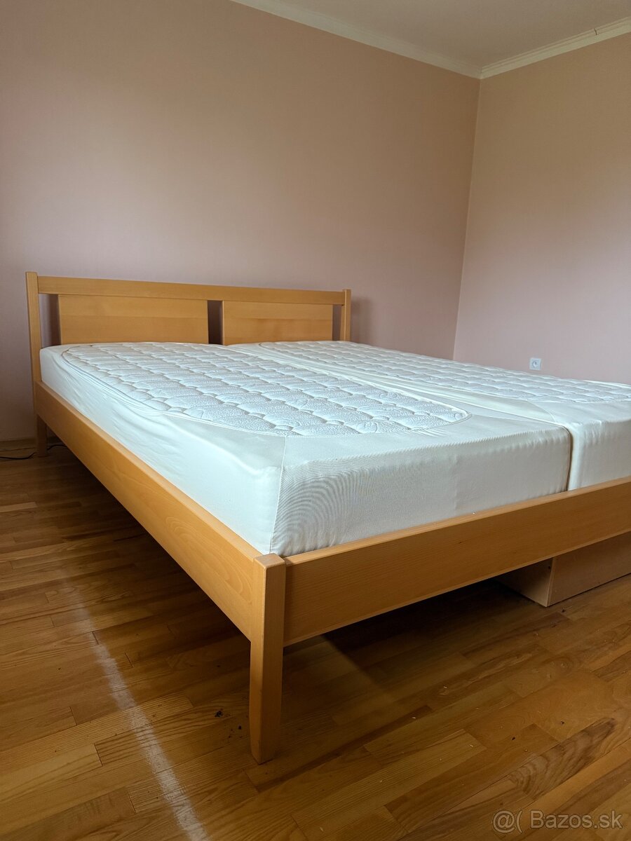 Manželská posteľ