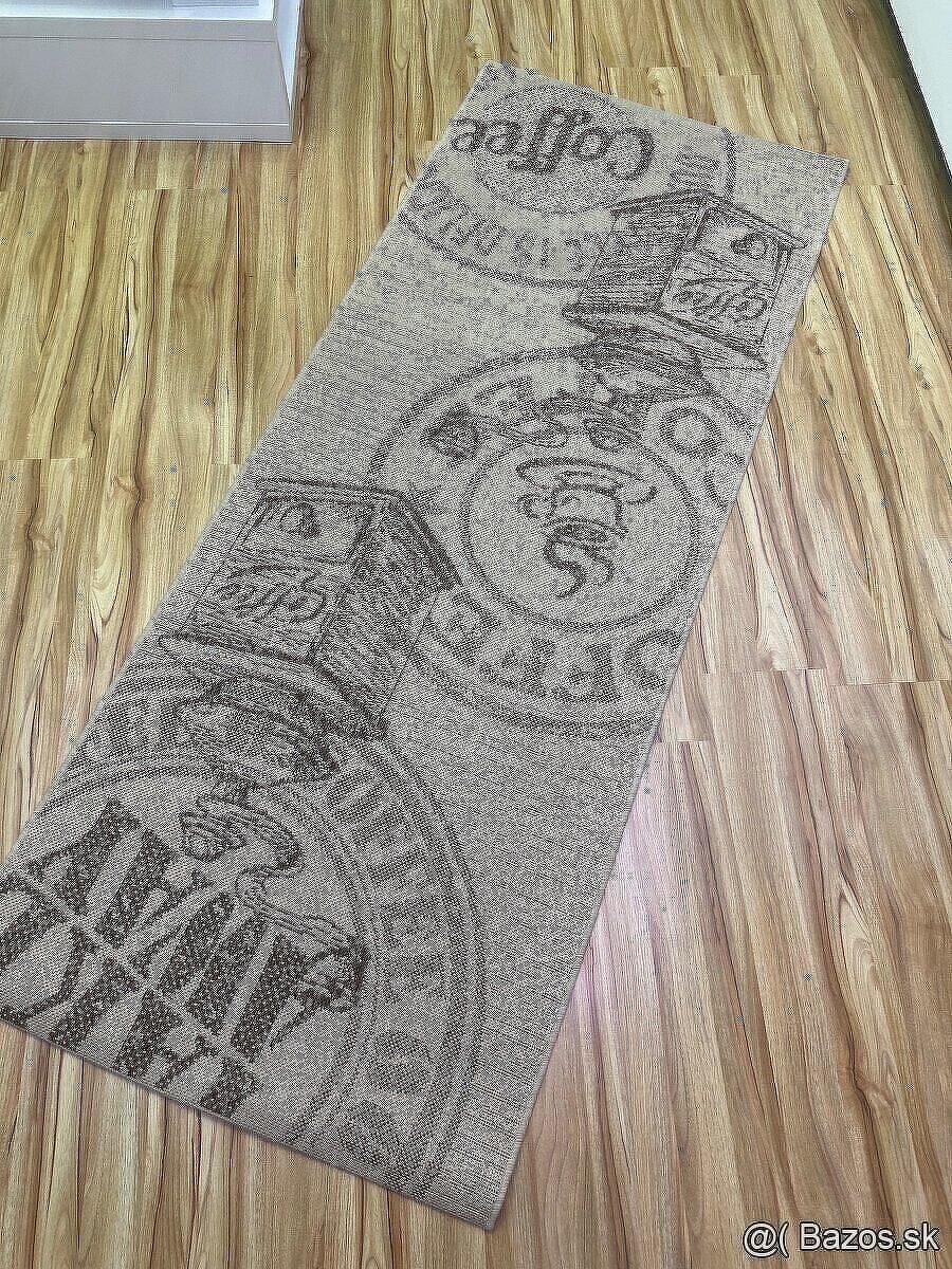 Koberec 78x200 cm mám 2ks