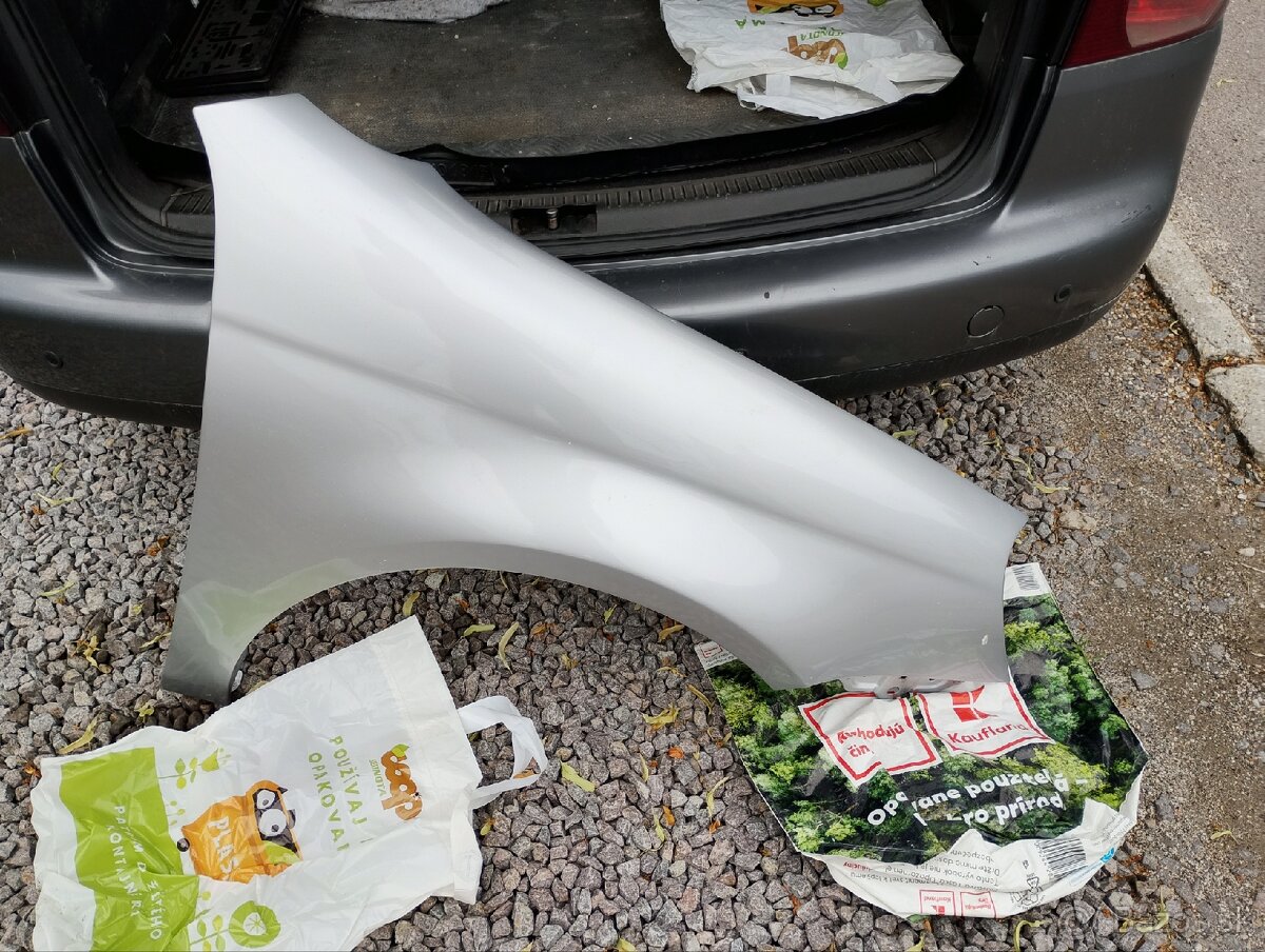 VW GOLF 5 VARIANT ORIGINAL PRAVY PREDNY BLATNIK LA7W