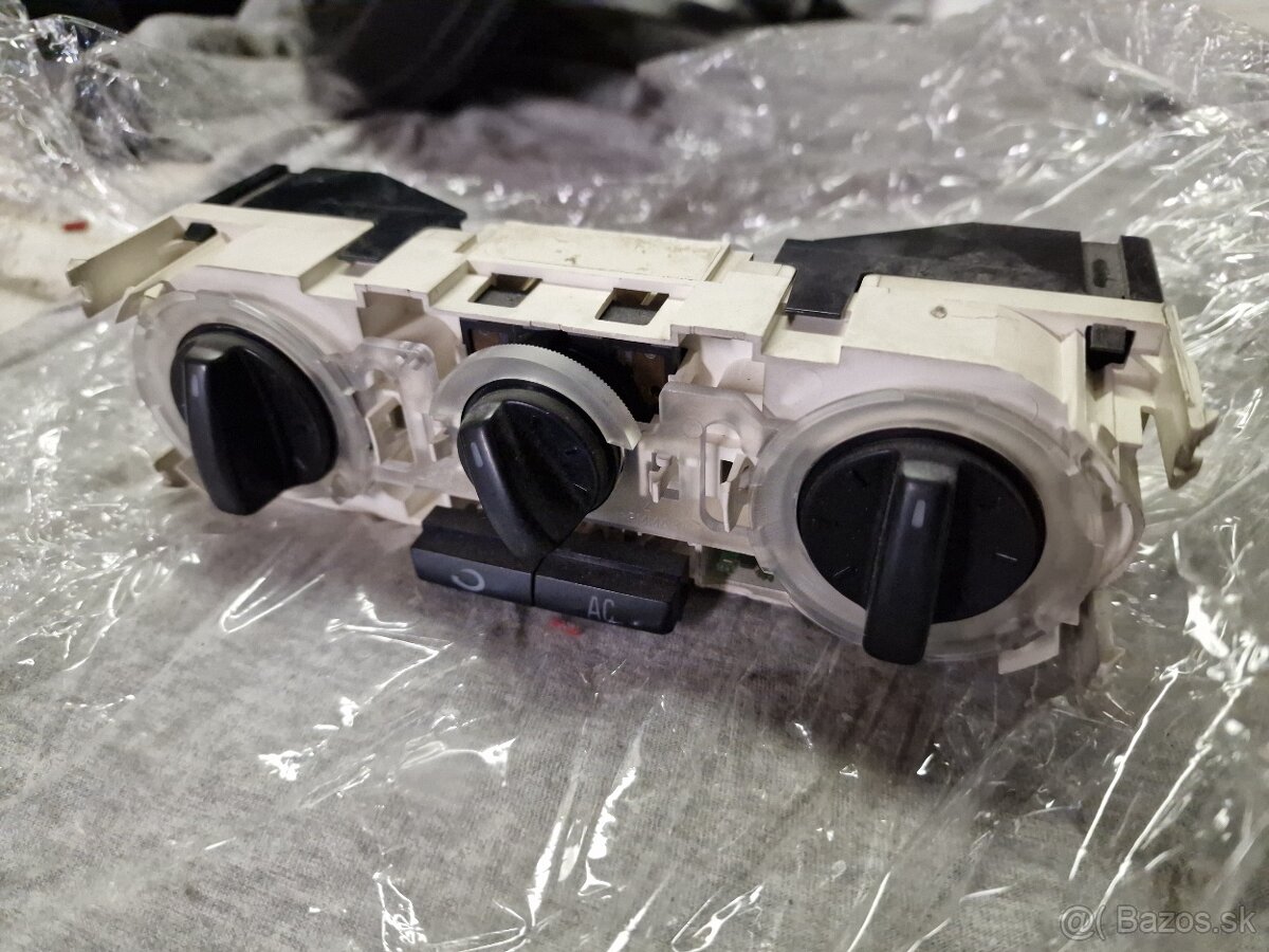 Riadiaca jednotka klimatronicu fabia 1