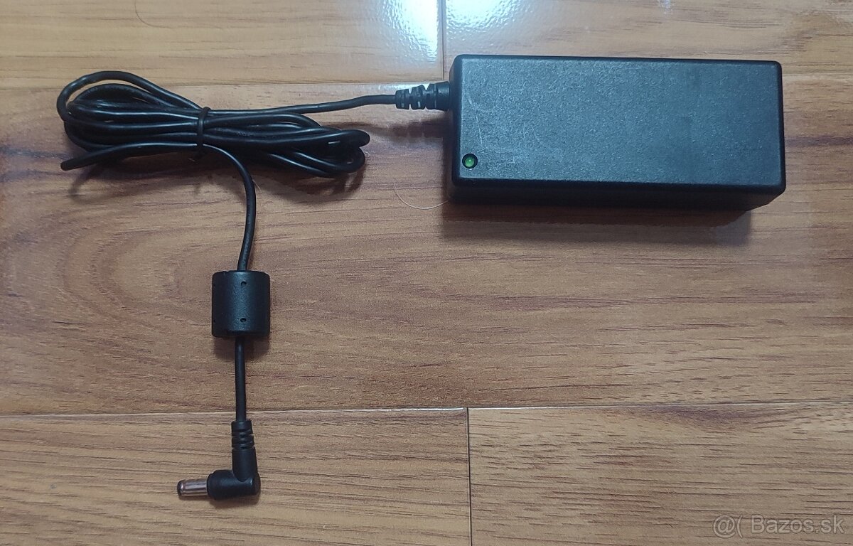 Adaptér pre notebook 19V 3,42A 65W 5,5mm 2,5mm