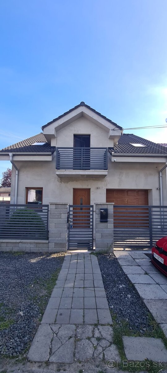 DVOJPODLAŽNÝ 4 izbový rodinný dom s GARÁŽOU, Bučany