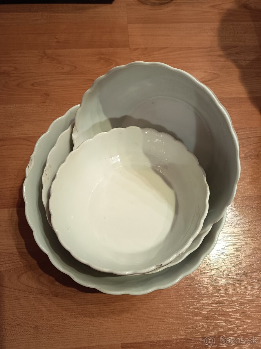 Staré porcelánové misy