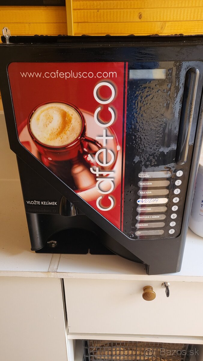 Kavomat automat na kávu