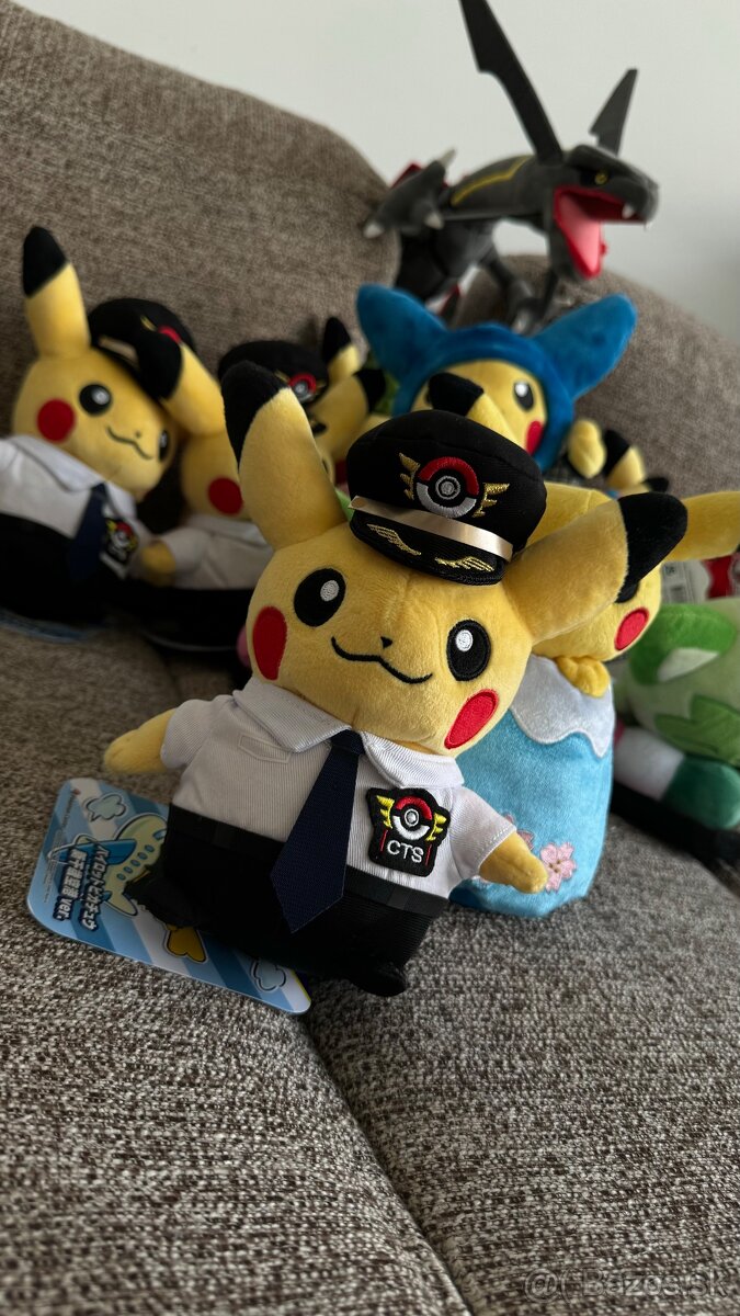 Pokémon: Pikachu plush x Chitose airport