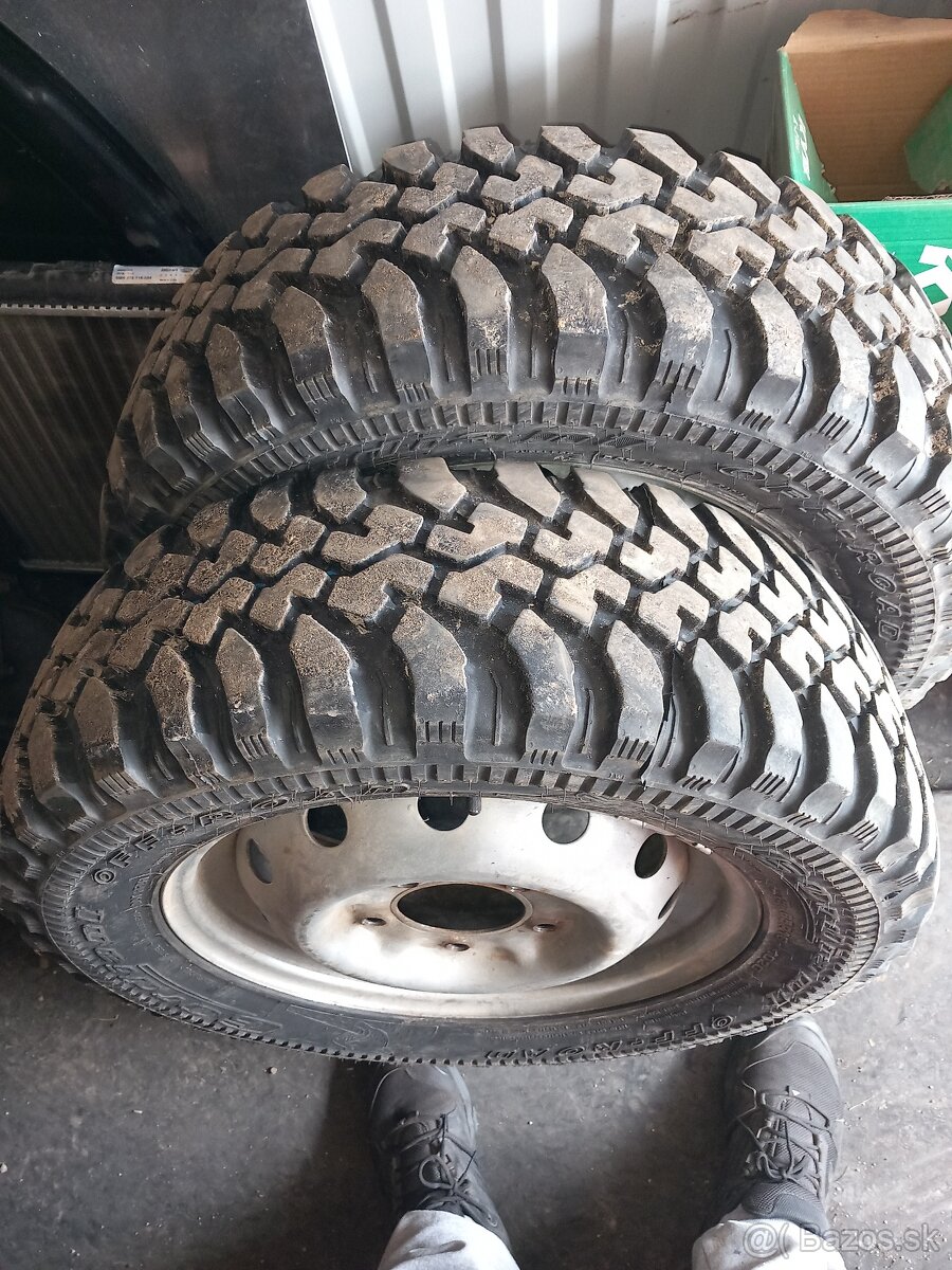 Predám off road pneu