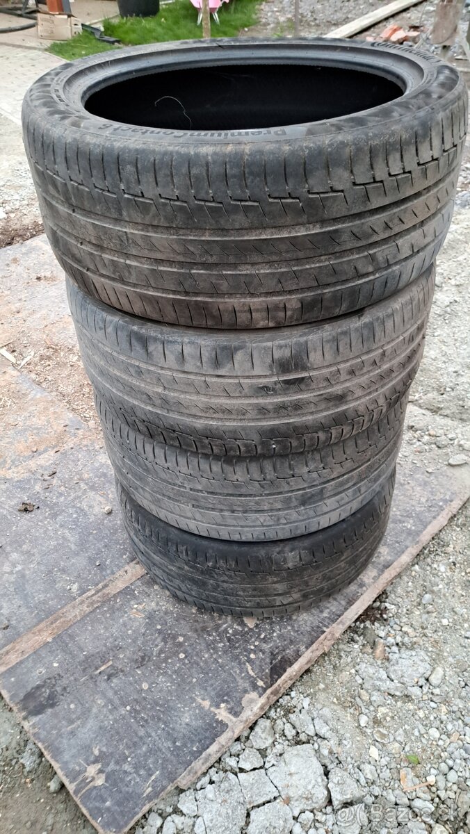 275/40 r21