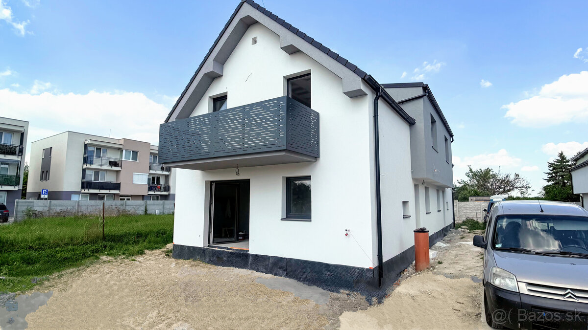Prenájom 5-izbového mezonetu s predzáhradkou, Vrakuňa