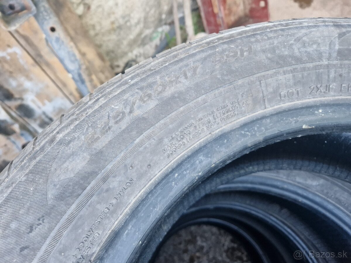 Predam pneu 225/60 r17
