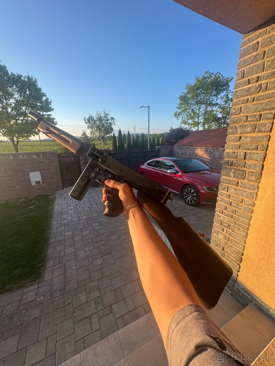 M1928 Thompson
