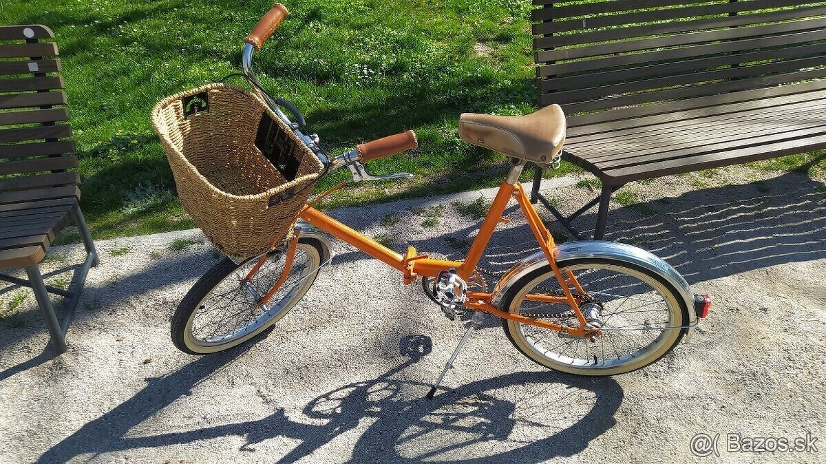 KOMPLETNE ZRENOVOVANA RETRO SKLADAČKA