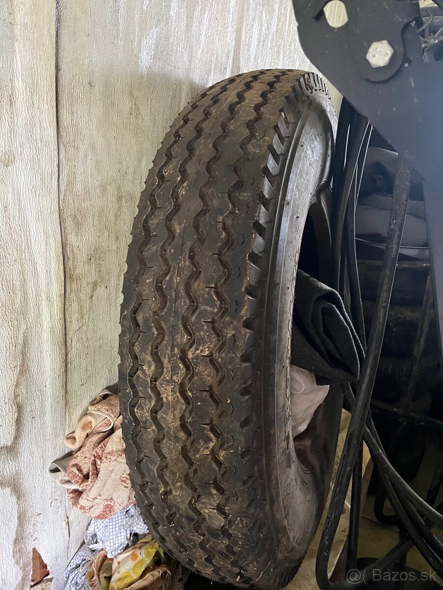 Pneu 9.00 R20