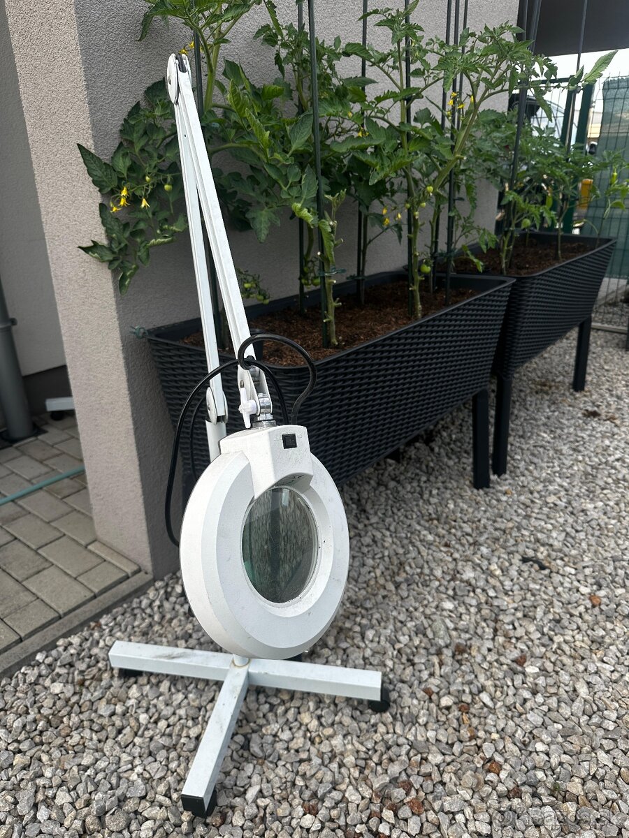 Predám 3x kozmetickú lampu s lupou