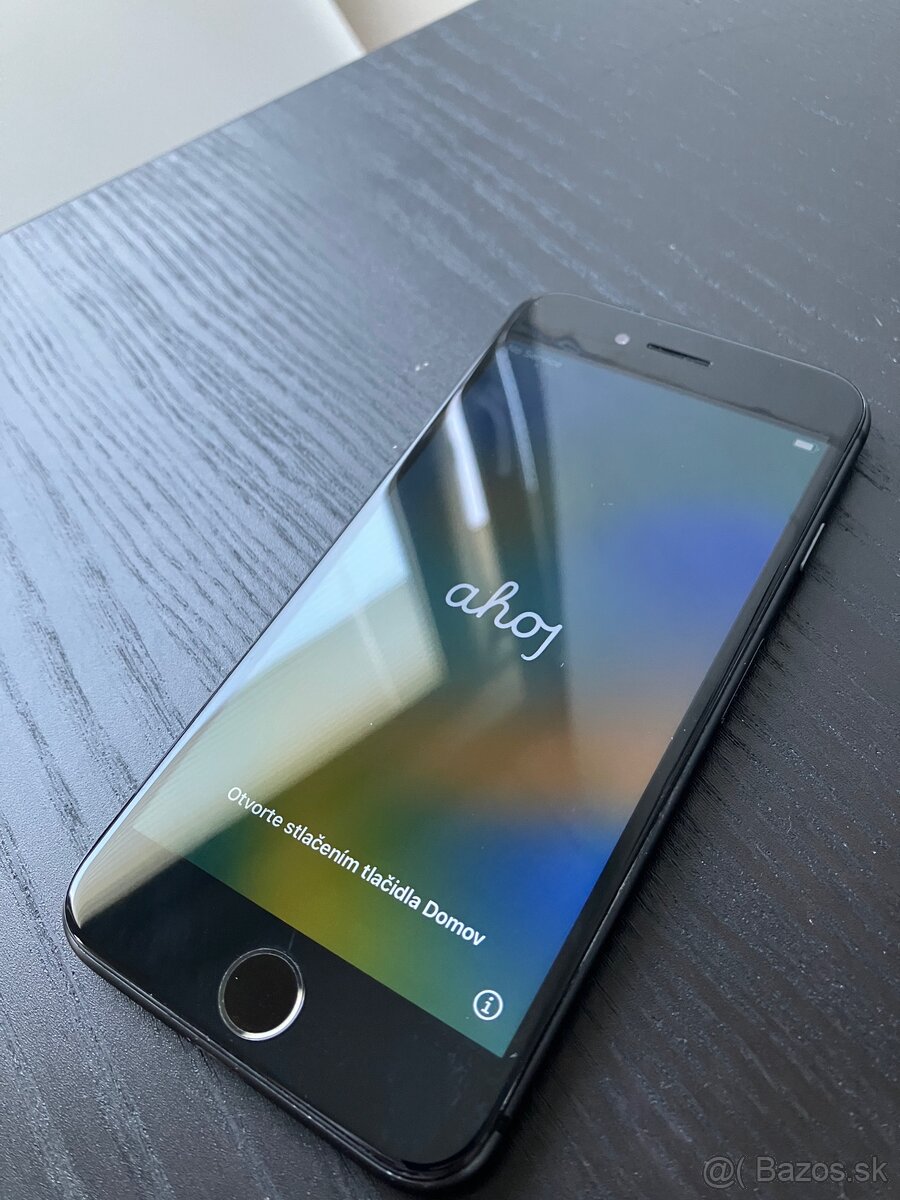 iPhone 8 64 GB / 100%