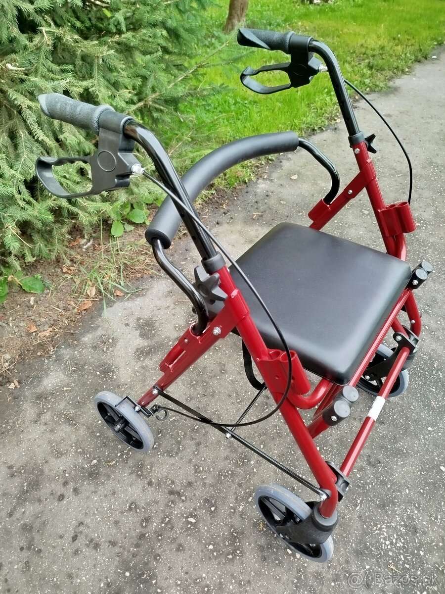 Skladací invalidný vozík (ľahko ovládateľný) na presun osôb