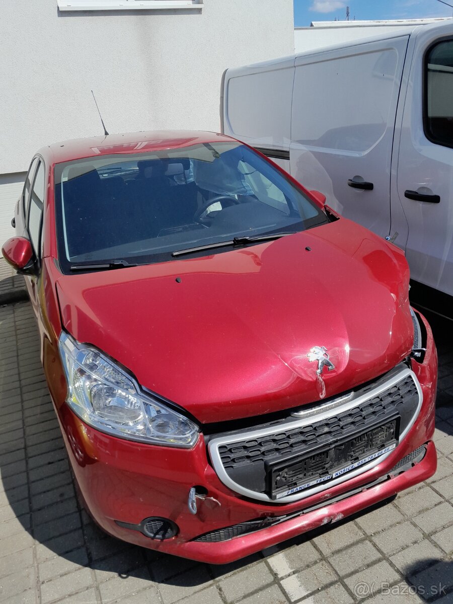 Peugeot 208 - havarované