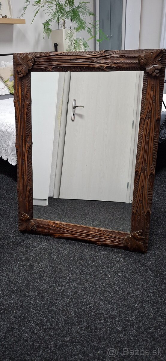 Zrkadlo (starožitné)