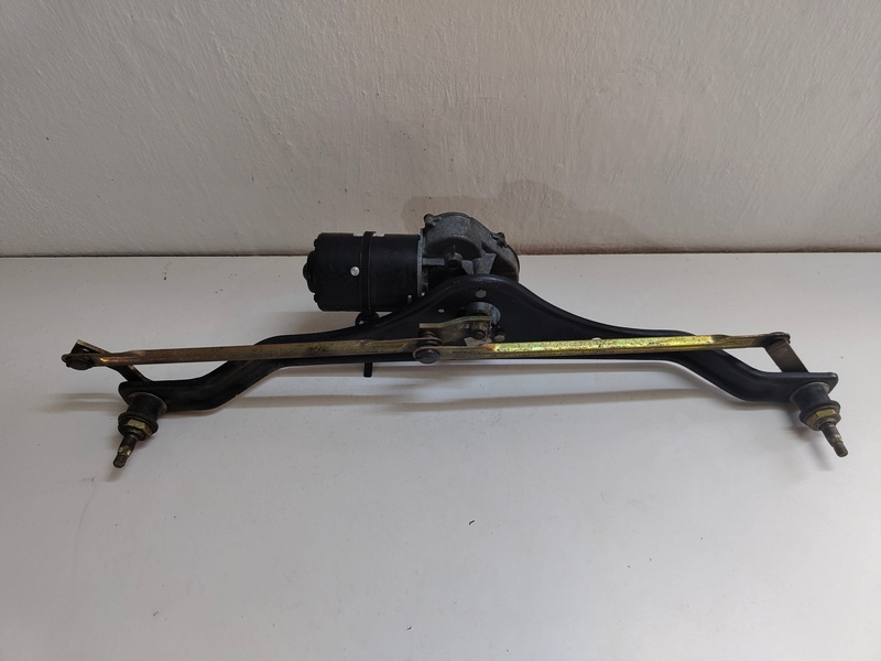 Motorček stieračov Toyota Corrola Verso 85110-0F020 40€