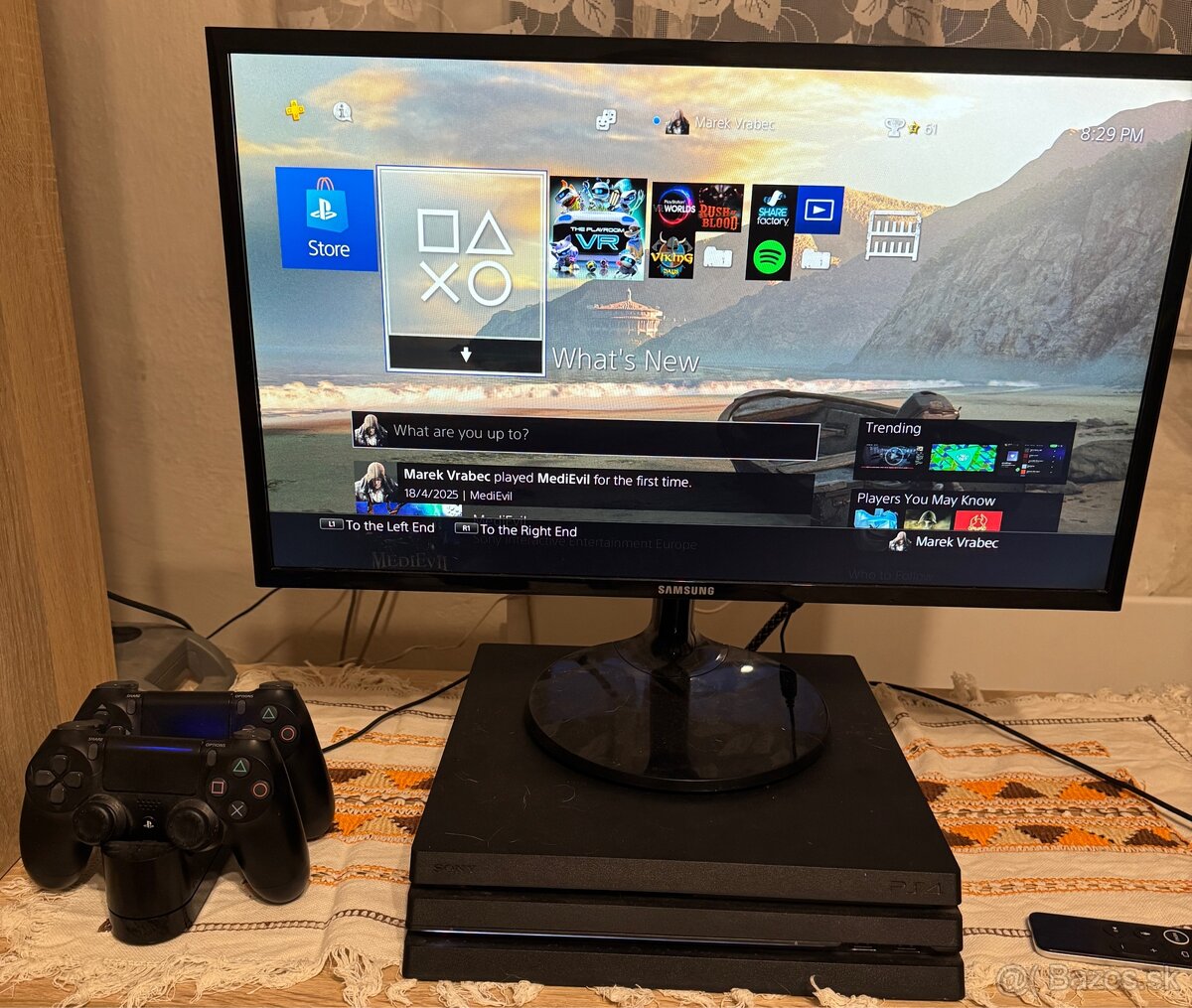 PS4 Pro, VR a príslušenstvo