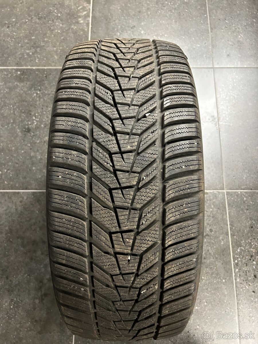 Pneumatiky Hankook Winter icept evo3 W330 245/40 R19
