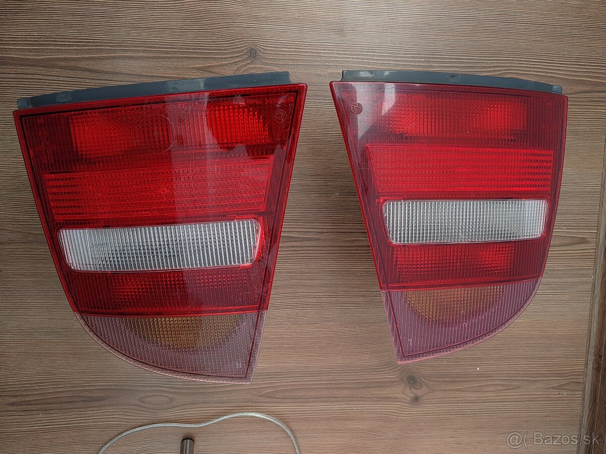 Škoda Octavia 1 zadné svetlá