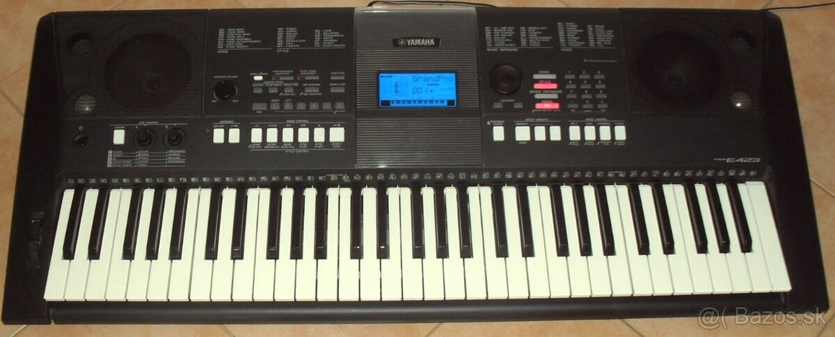 Yamaha PSR E423