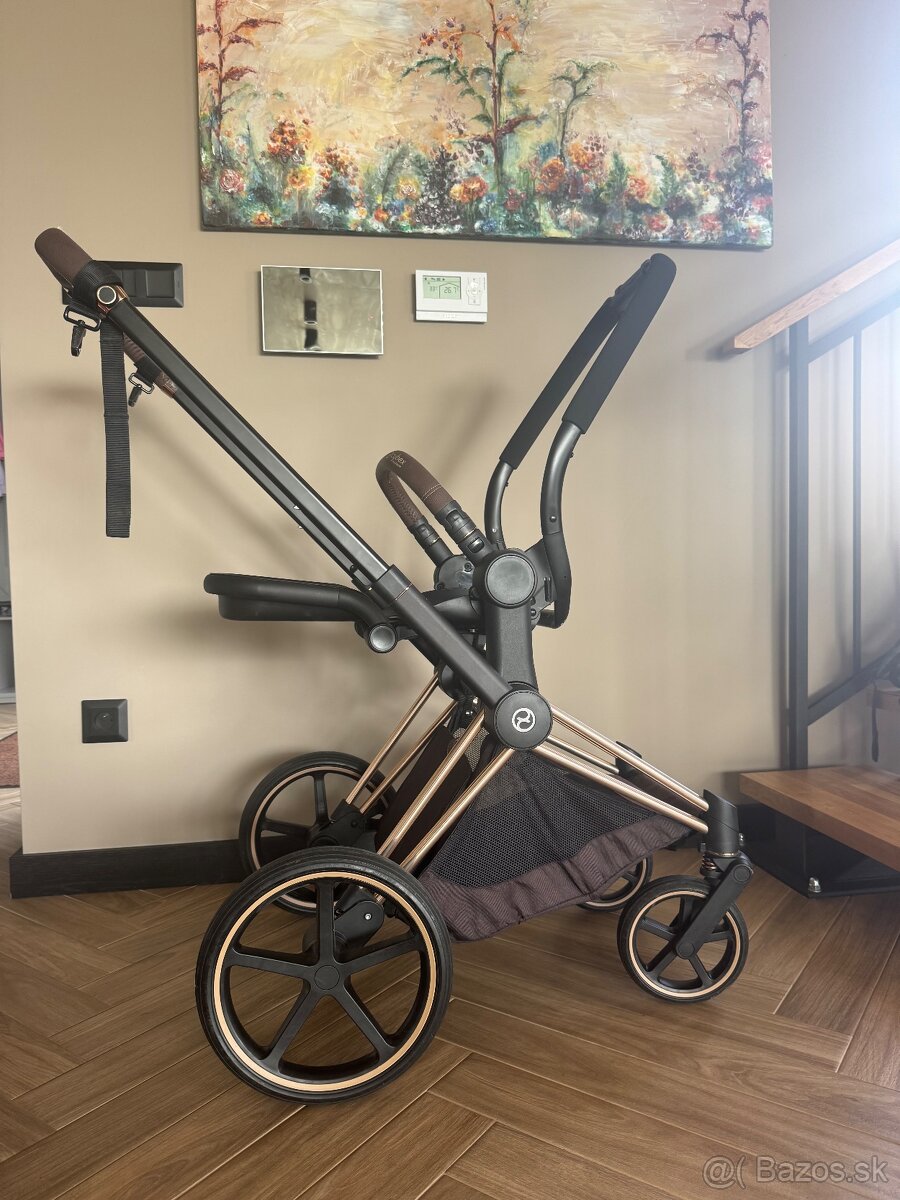 Podvozok so sedenim cybex priam 4.0