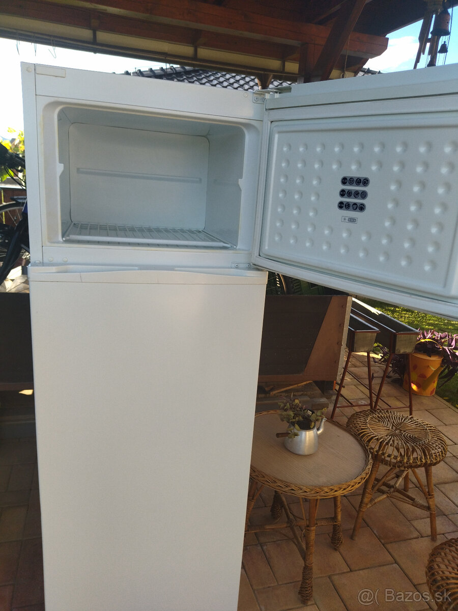 Predám chladničku s mrazničkou