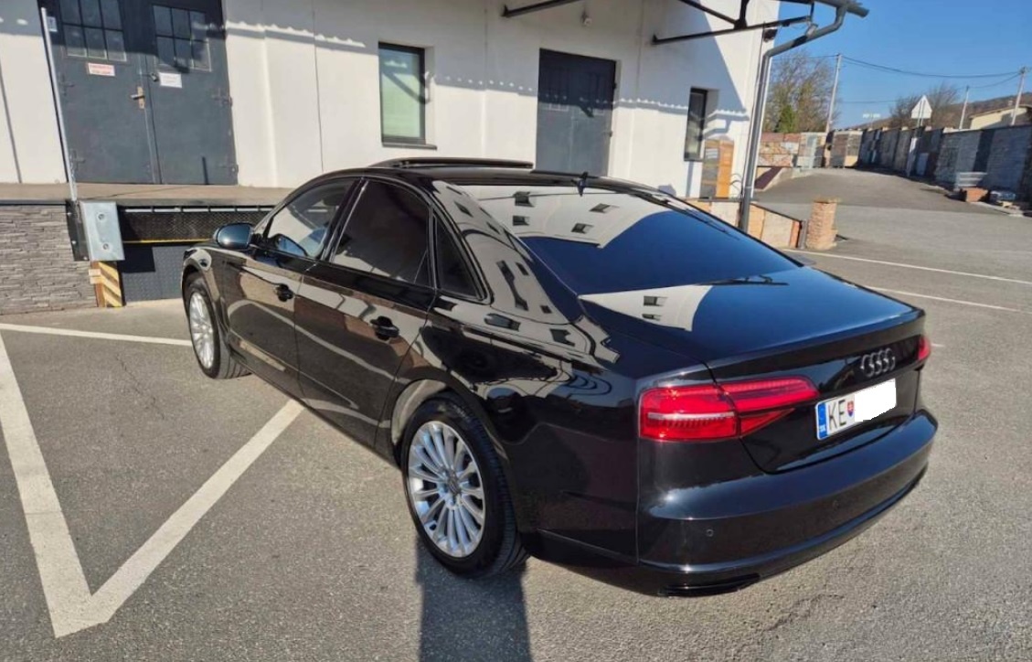 Audi A8, 1 majiteľ, nočné videnie, doťahovanie dverí.