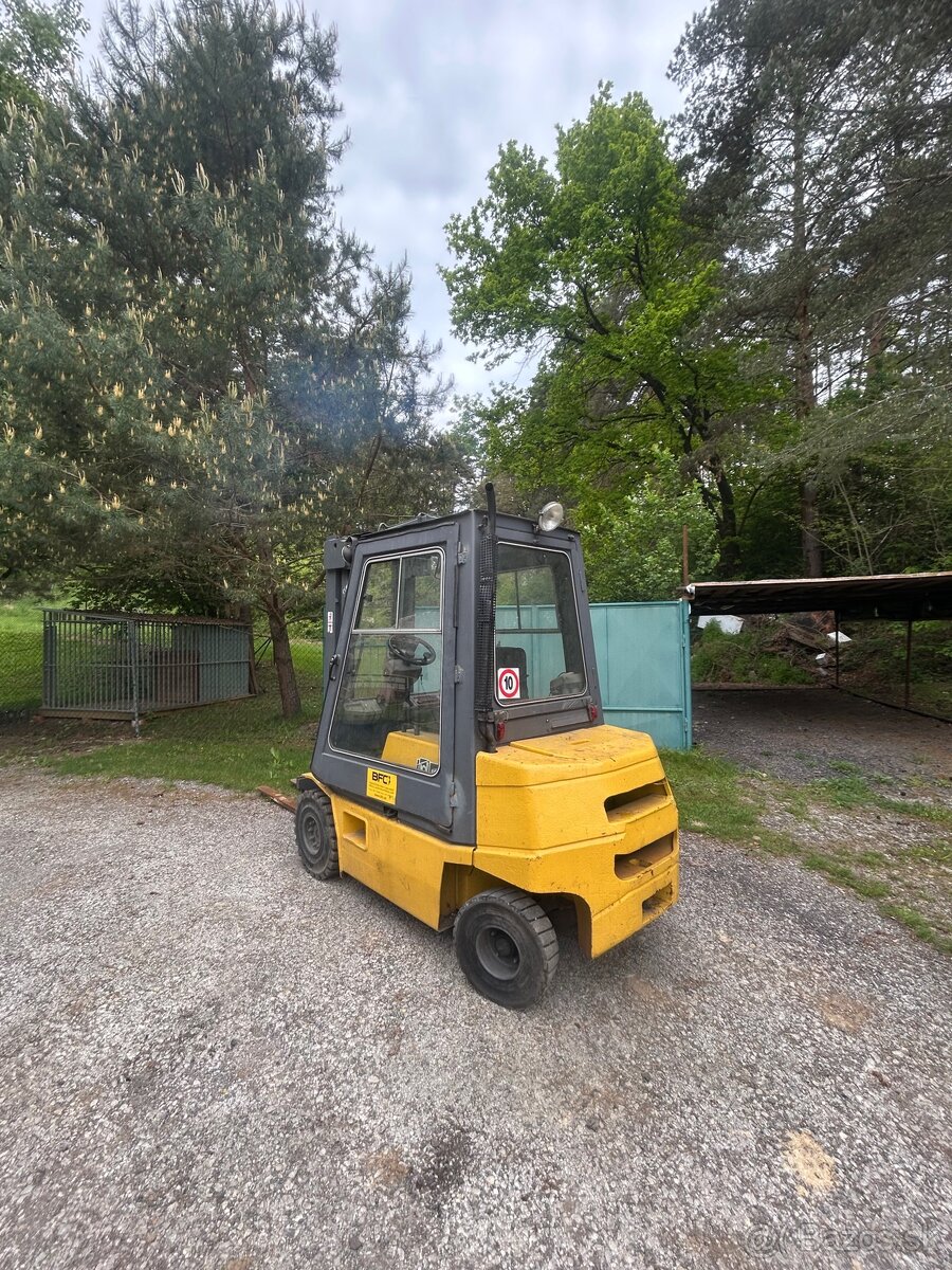 Predam Vzv Desta vysokozdvižný vozik 3,2t. Iba 1650 mth