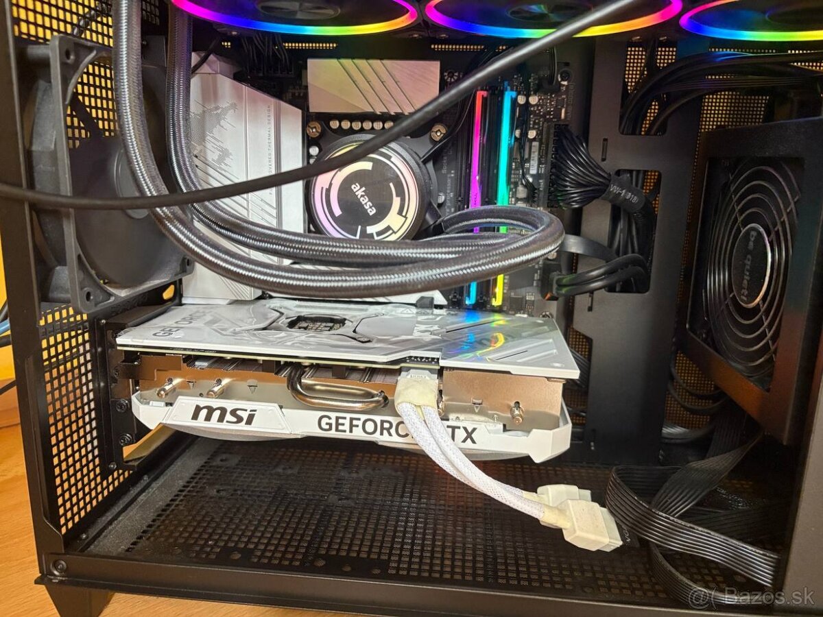 MSI GeForce RTX 4070 Ti SUPER 16G VENTUS 2X WHITE OC