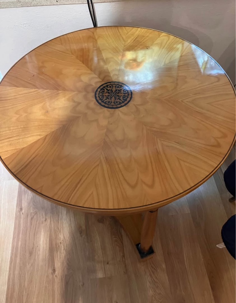 Biedermeier stolík