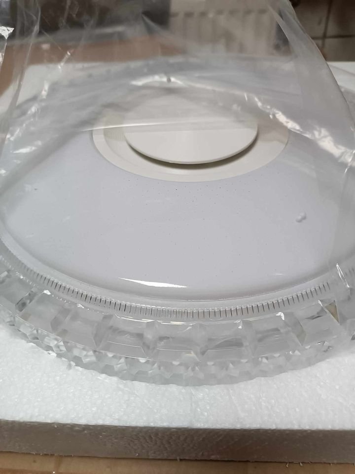 Nové WiFi bluetooth svítidlo s reproduktorem