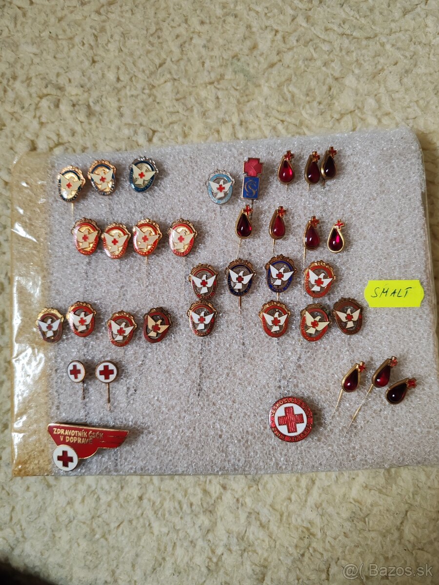 Odznaky červeneho kríža