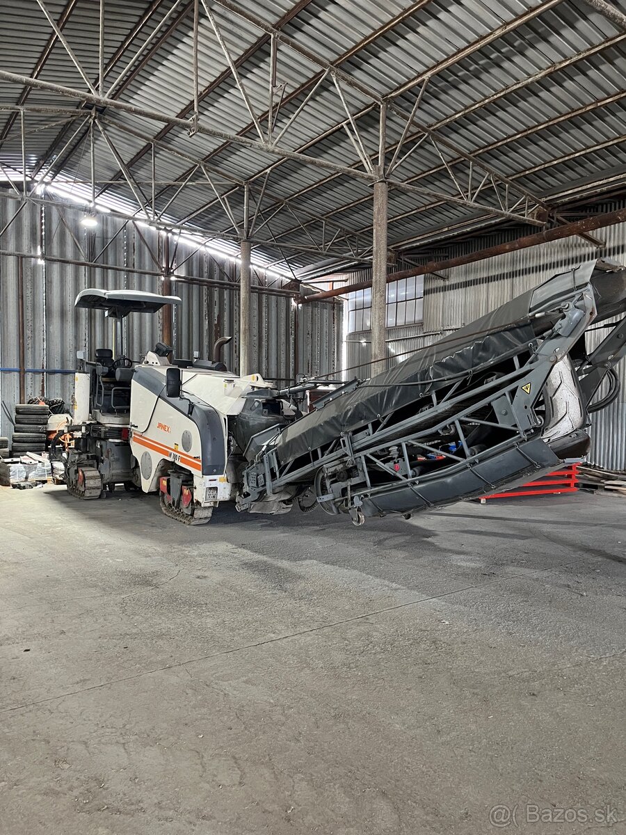 Cestná fréza Wirtgen W100F