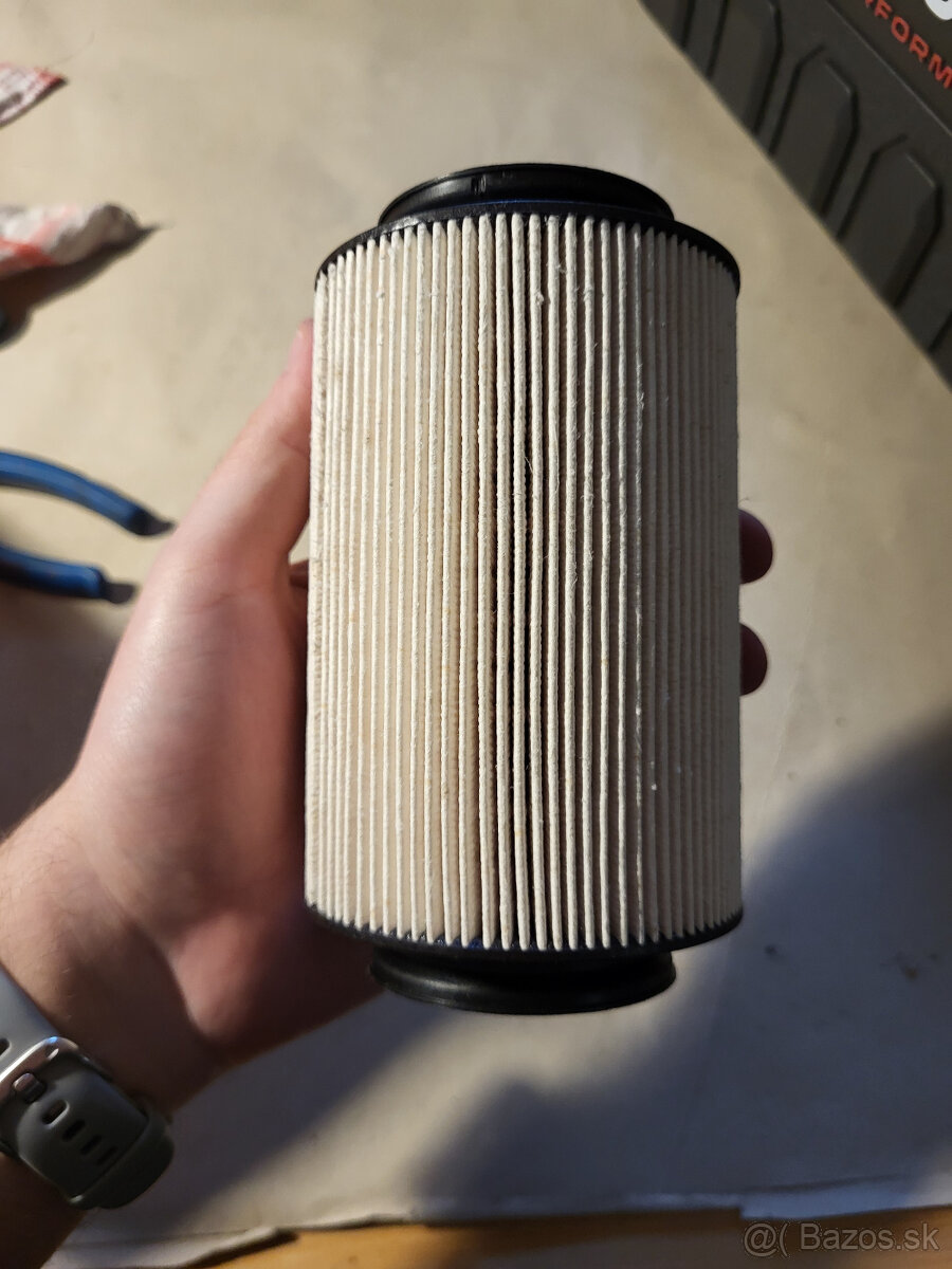 predam novy palivovy filter KNECHT KX178D