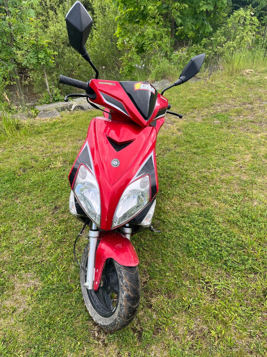 Skúter Yuki 50