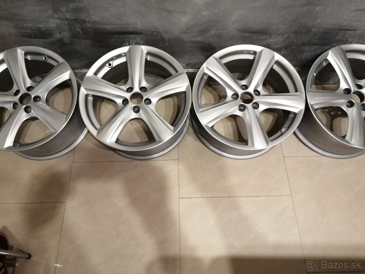 Volswagen skoda 17"